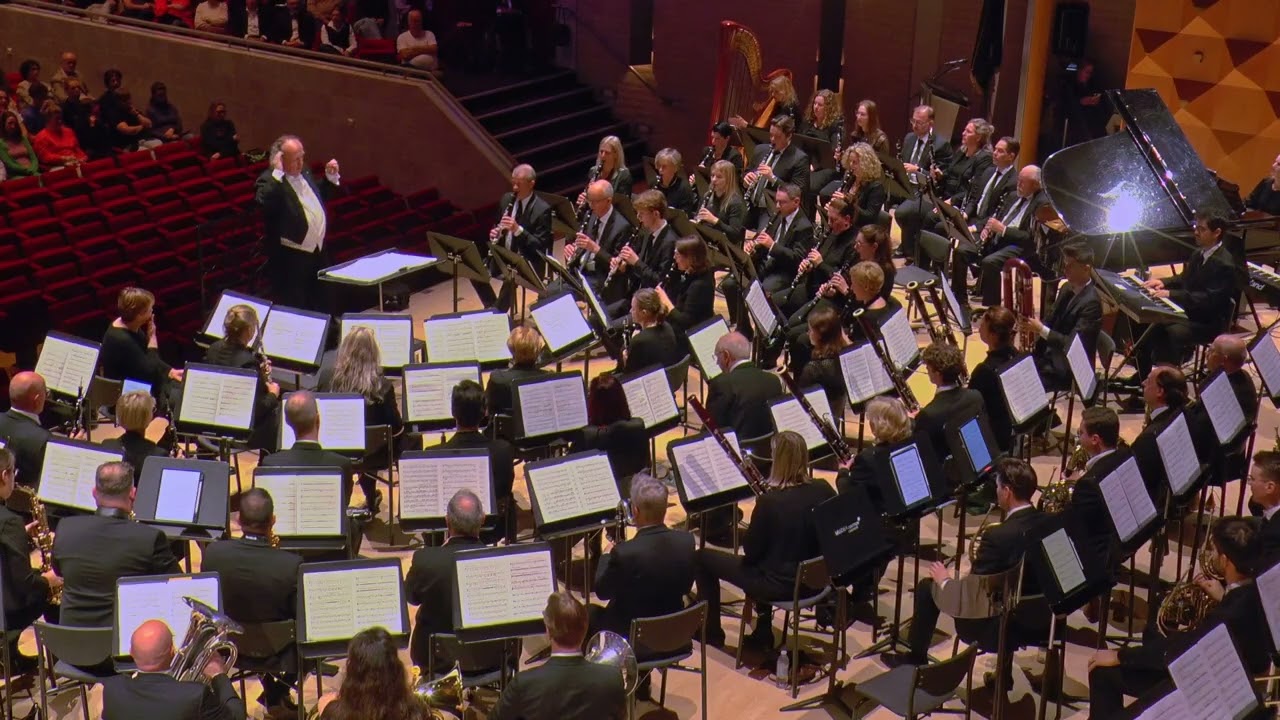 It comes from afar – Martijn Padding | St. Michael Thorn Wind Orchestra, Ivan Meylemans