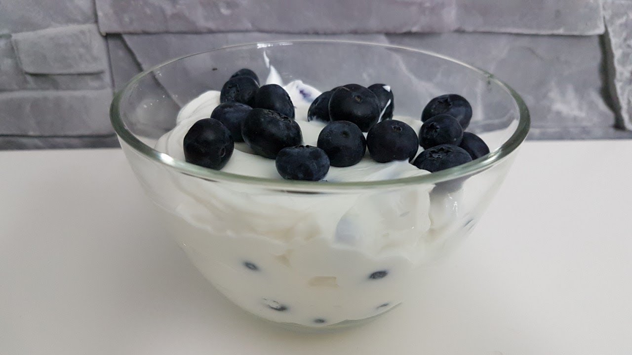 Rezept : Heidelbeerquark | Nachspeise mit frischen Heidelbeeren | Dessert