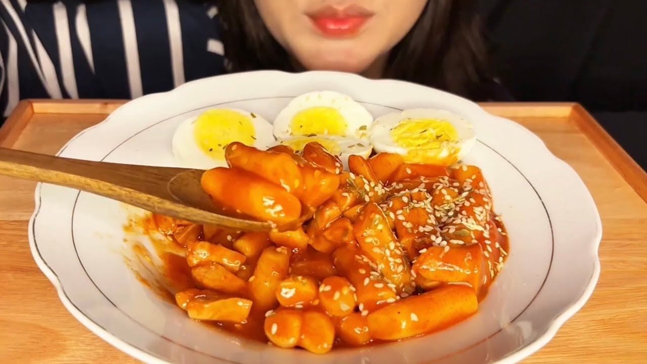 BEGAH POL! 💥 SPICY TTEOKBOKKI + SOSIS + TELUR REBUS ENDULITAHH🤤🥵