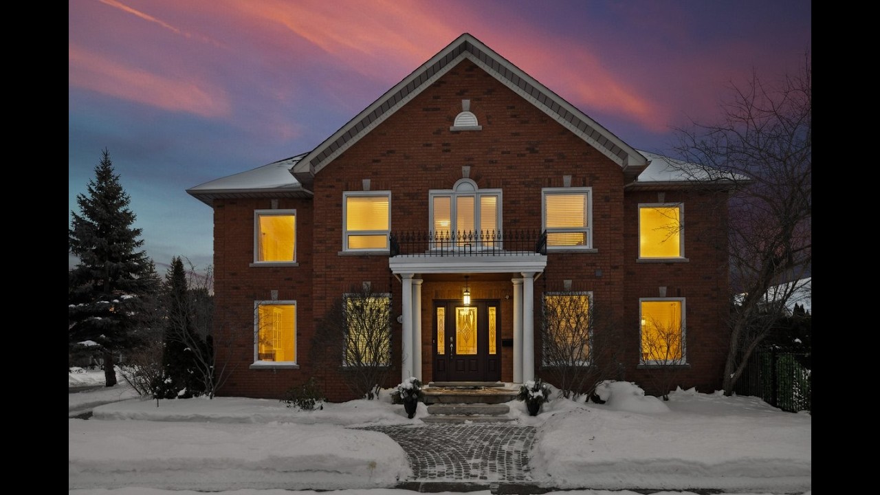 The Links Drive  Oakville  ON Branded