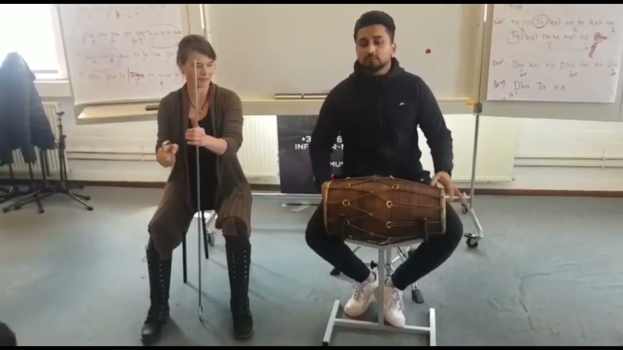 👑Soerin Ramkhelawan ji en leerling Dhandtaal Prachtig video
