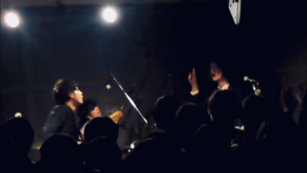 バズマザーズ『ロックンロールイズレッド』（2013年某日某所のライブ）５