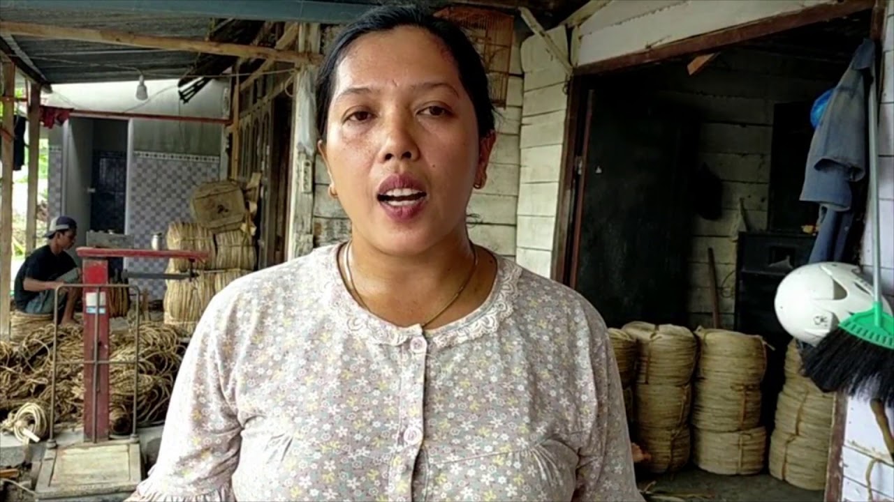 Bertahan Tekuni Usaha Produksi Tali Pelepah Pisang, Warga Bojonegoro Raup Jutaan Rupiah