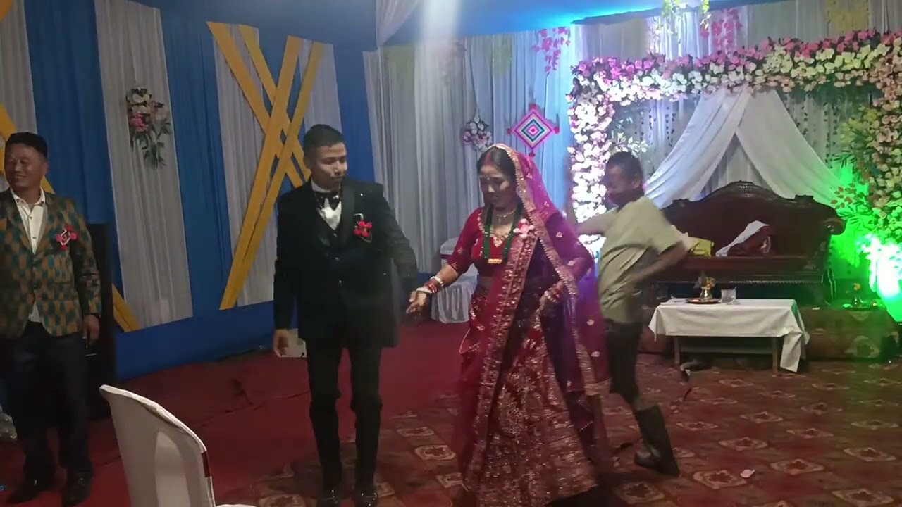 LIMBU WEDDING DANCE PERFORMANCE BY ASHIP DADA & MERO PYARI BHAUJU😍🎊🎊😘😘💗💗💗
