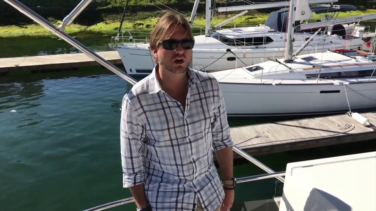 Single Handed Docking on the New 2017 Velasco 43f Powerboat by Jeanneau Yachts