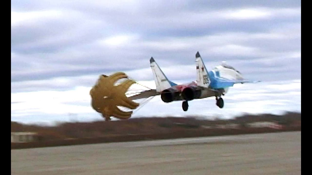 Выпуск ТП в воздухе - ошибка пилота? Deployment drag parachute
