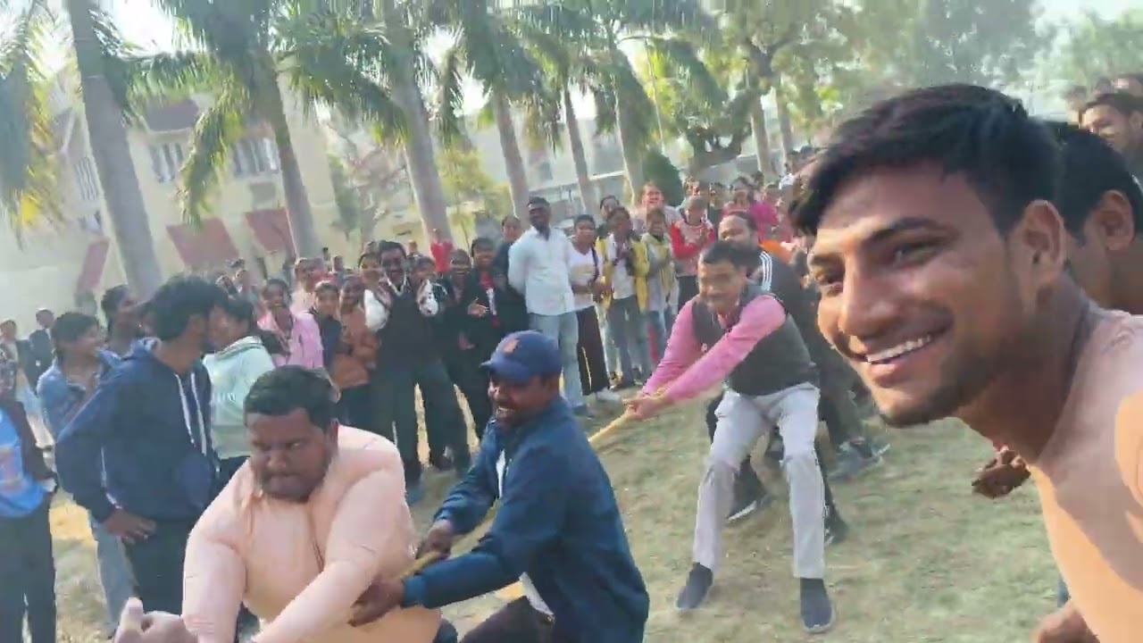 The principal fell while pulling the rope. 