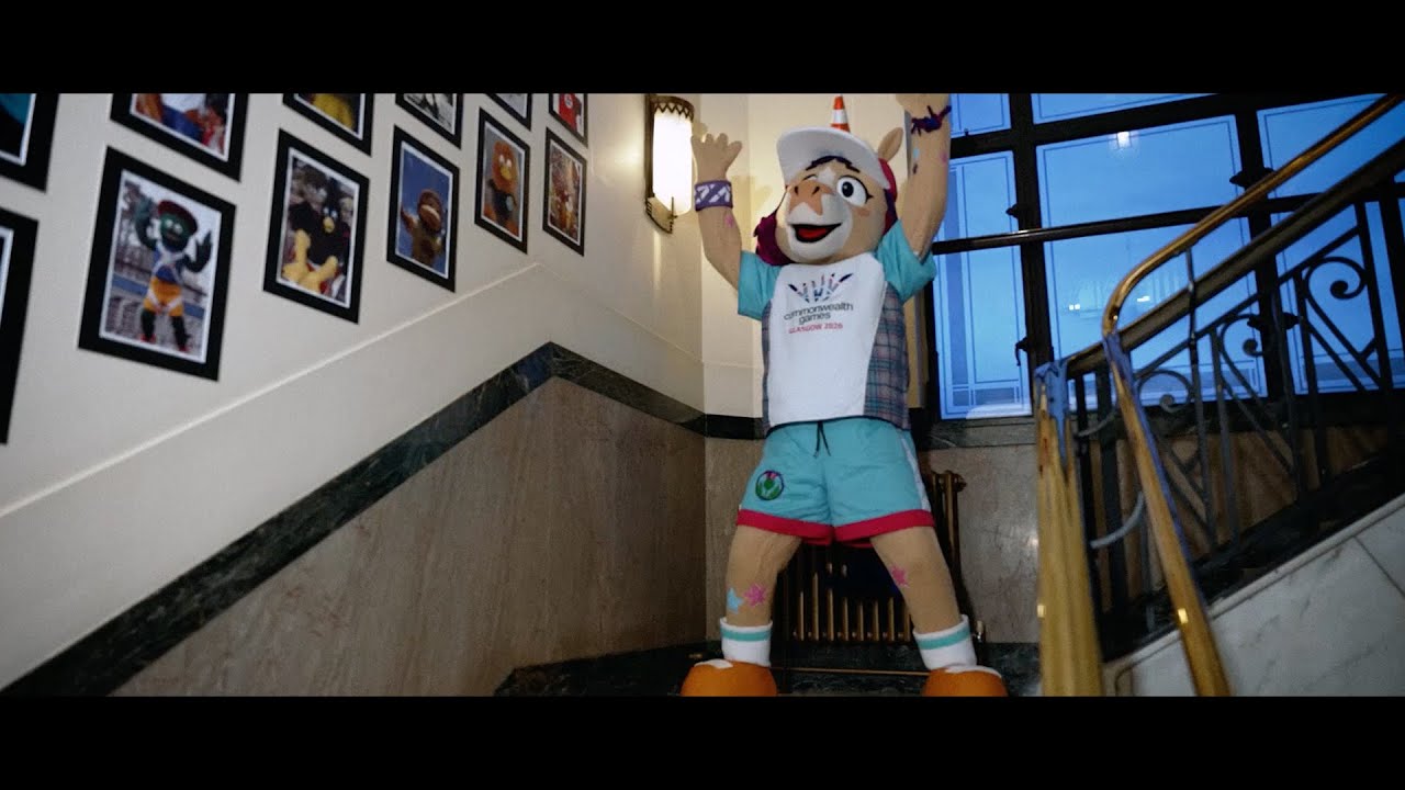 Финни воссоздал культовую сцену из фильма &laquo;Реальная любовь&raquo; | Игры Содружества 2026 в Глазго