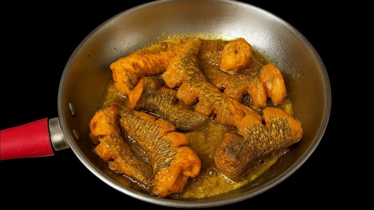 क्या आपने ये काली मछली खाई है कभी😍  | Black Small Fish Recipe ♥️ 