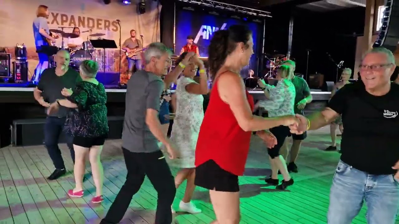 Sweet little rock'n roll med Expanders på Dokka camping 17.06.23 Dansnytt
