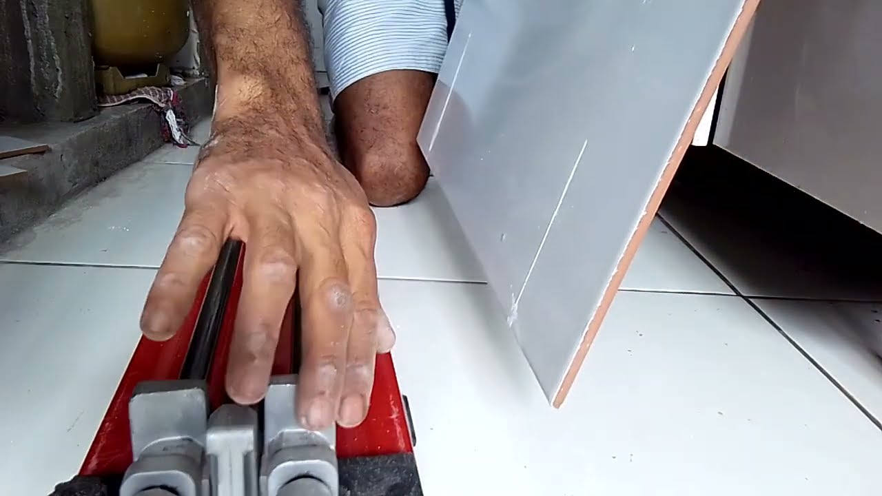 Como cortar cerâmica com o cortador CORTAG TEC-90. muito fácil@Pedreiroemação1404