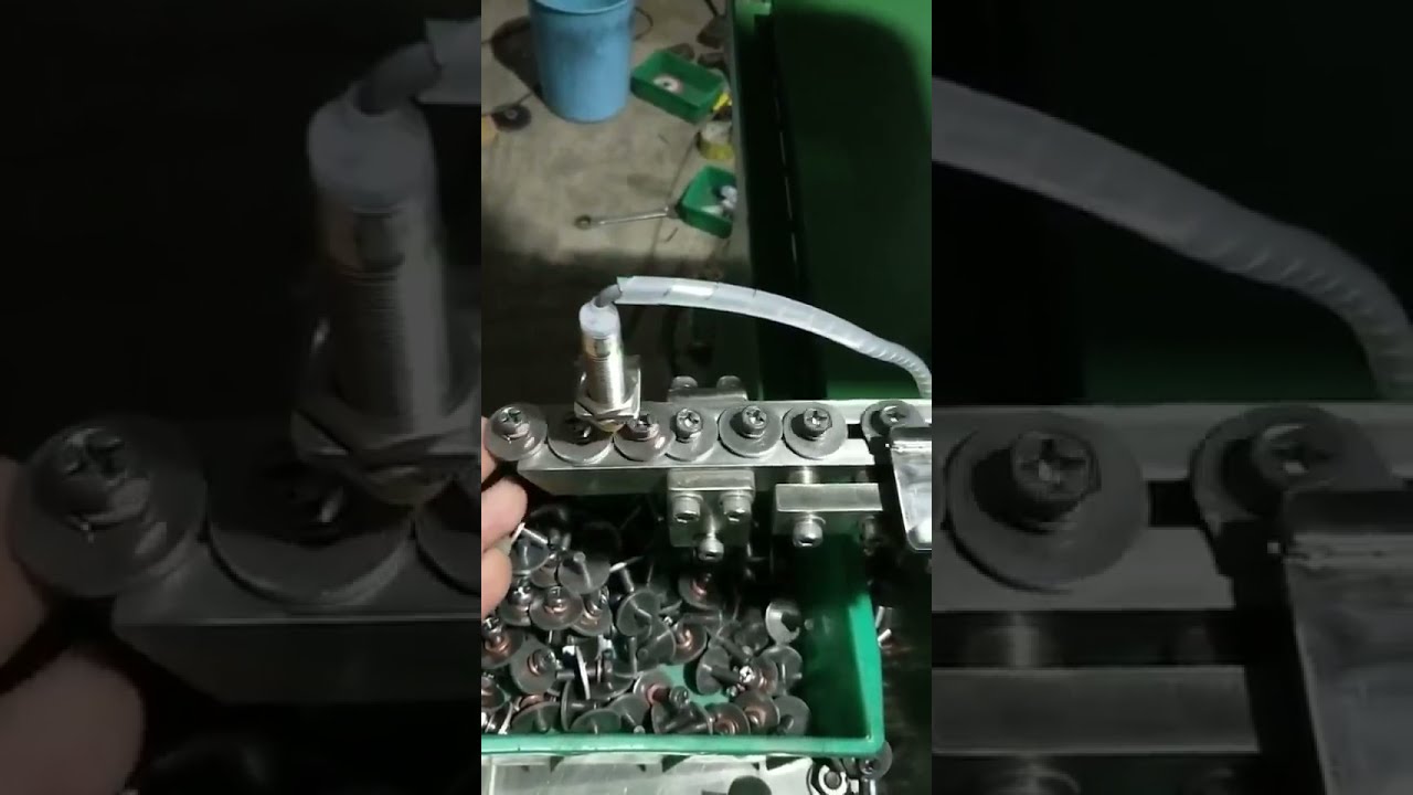 Automatic bolt washer assembly machine