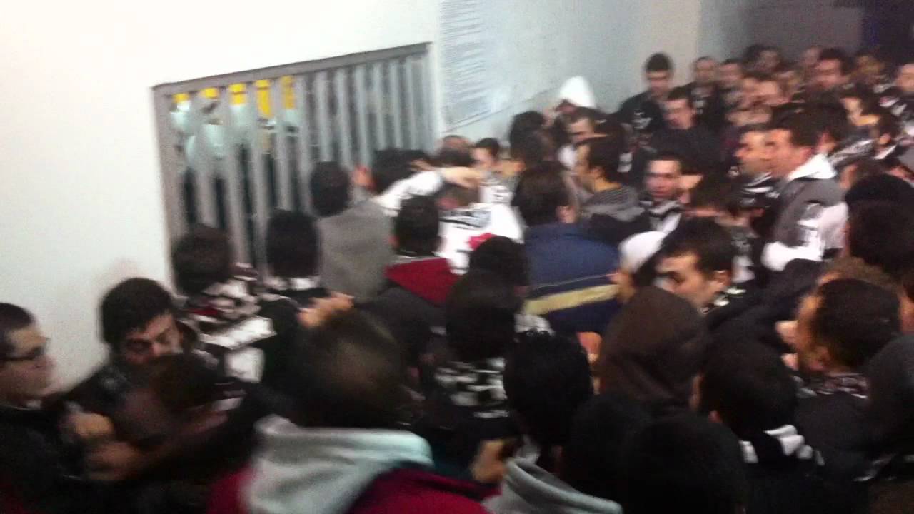 çArşı Çevikle Dalga Geçiyor.