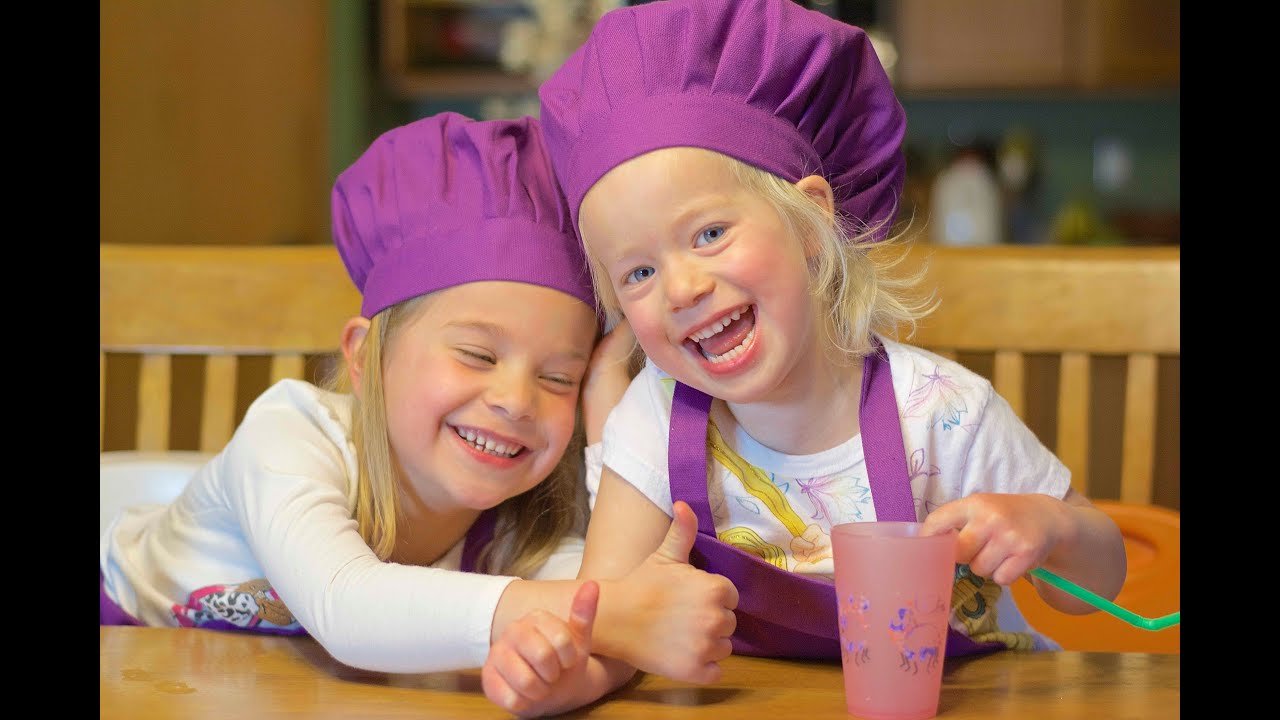 How to make homemade popsicles - KID CHEF with Charlotte and Grace