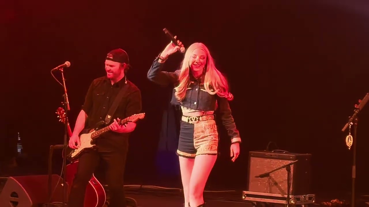 Julia Cole - Day Late & A Buck Short LIVE @ C2C Festival Berlin 06.03.2026 @JuliaColeMusic 
