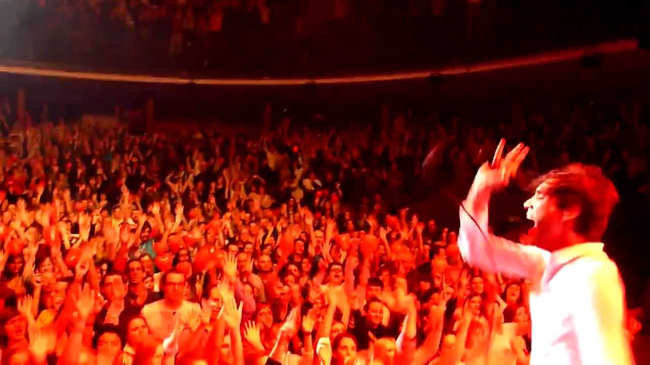 Mika @ Brussels (03-11-2012) Love You When I'm Drunk (recorded from the stage!!)