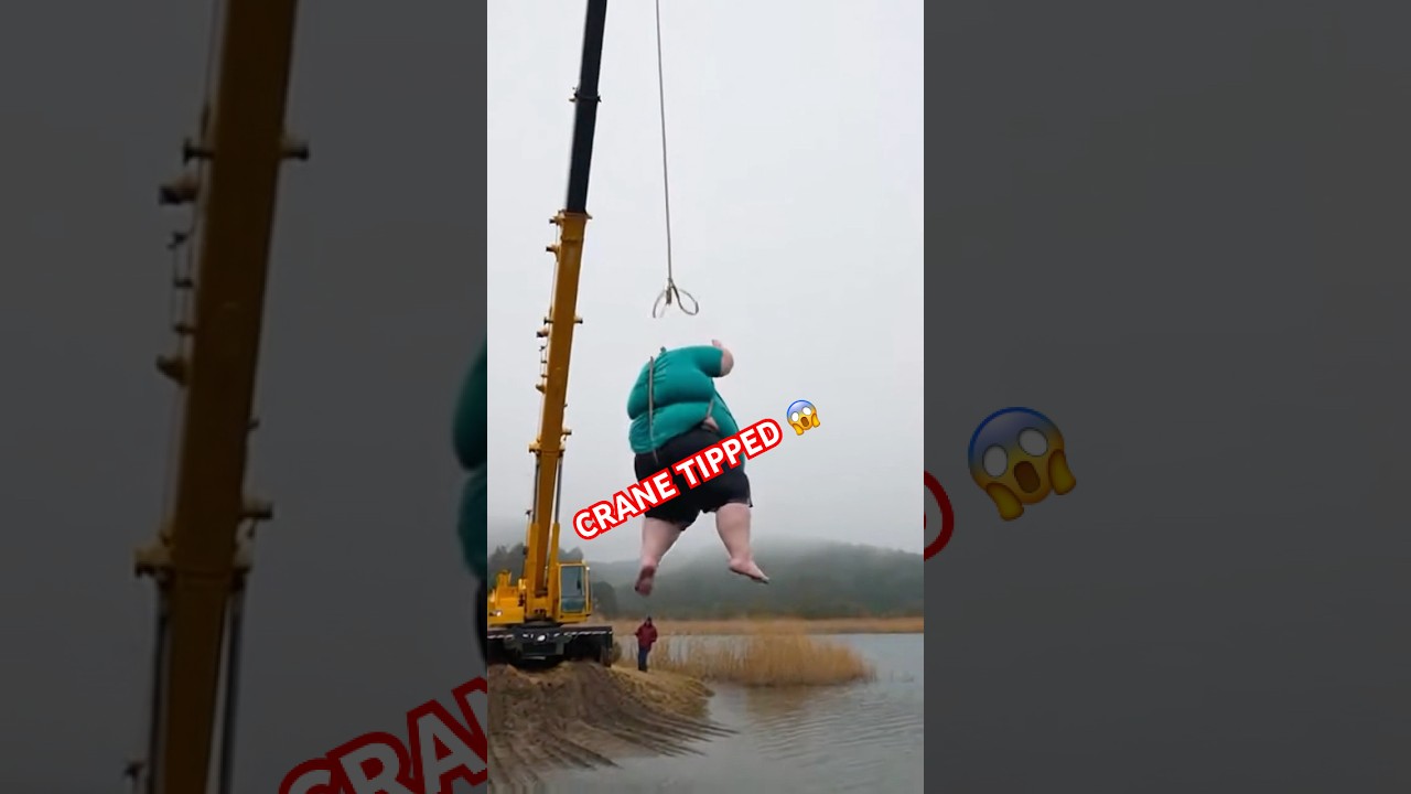 Кран внезапно опрокинулся 😱