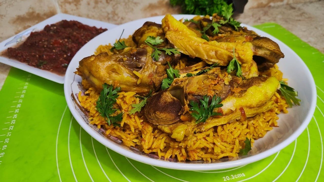 الكبسه السعودي باللحمه مع سلطة الدقوس 