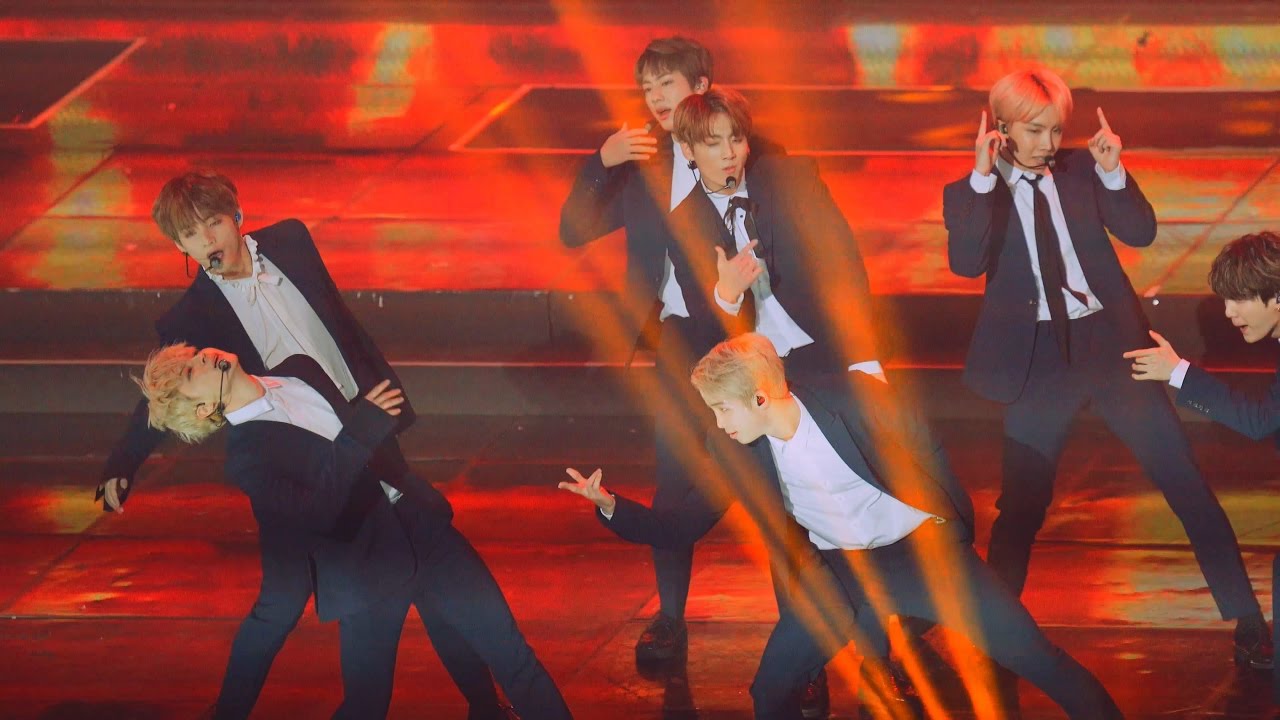 [4k Fancam/직캠]170119 방탄소년단(BTS) - FIRE (불타오르네)@서울가요대상