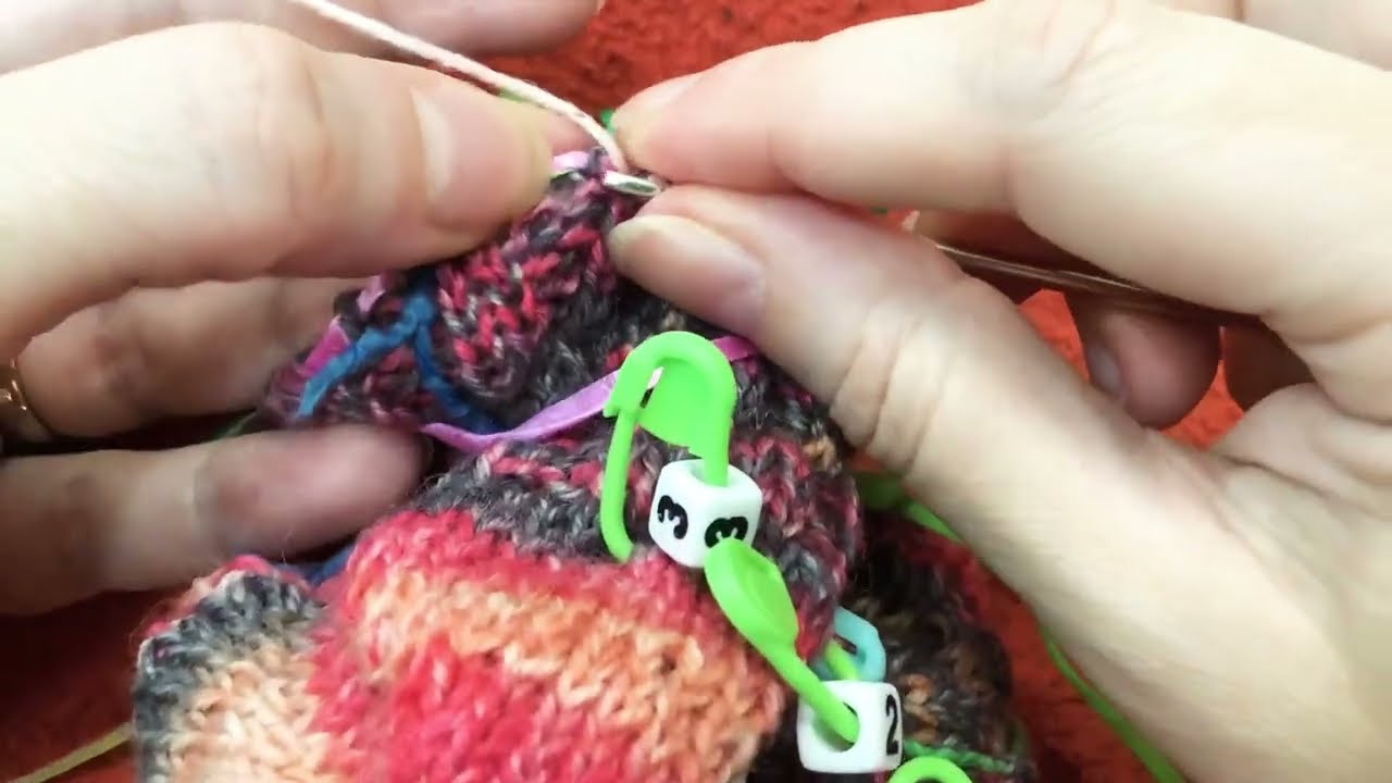 Knooking the Knit Stitch - Eastern/Japanese Style