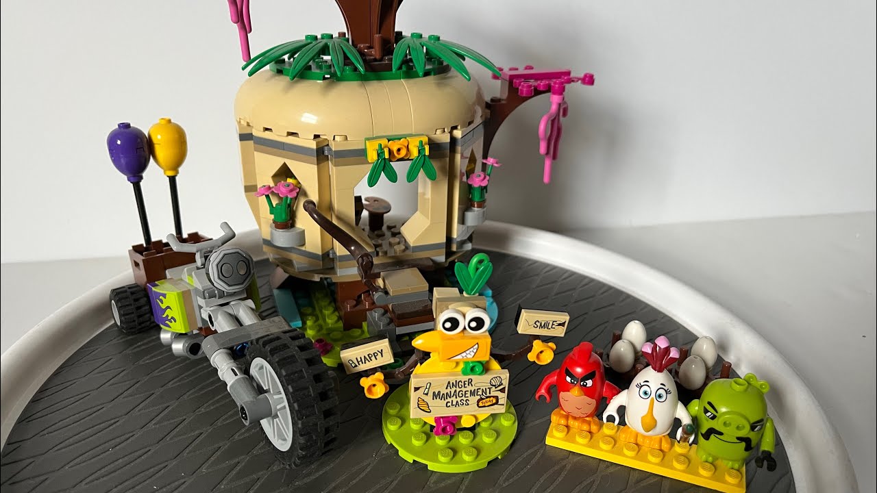 LEGO Angry Birds Movie Review: Island Egg Heist 2016