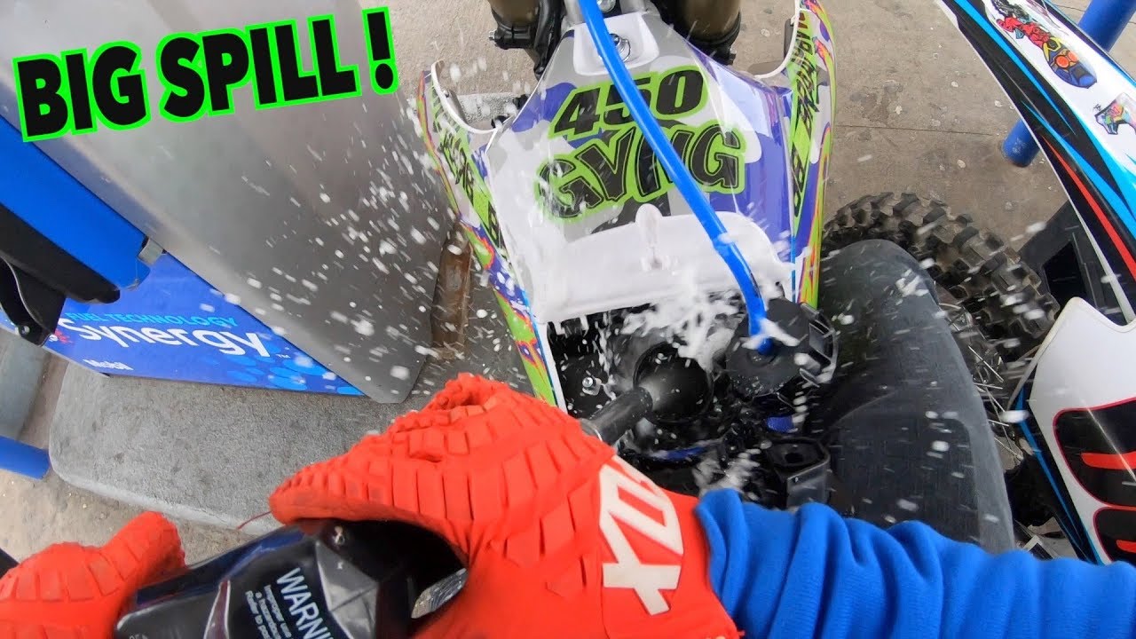 I SPILLED GAS EVERYWHERE ! (ALL OVER MY PANTS ) | BRAAP VLOGS