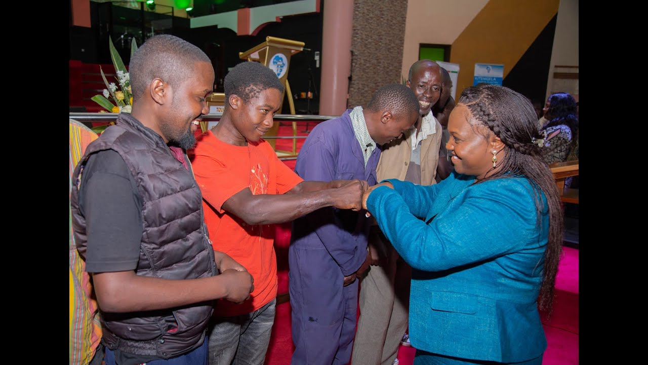 EASTLANDO BOYCHILD FEEDING PROG.