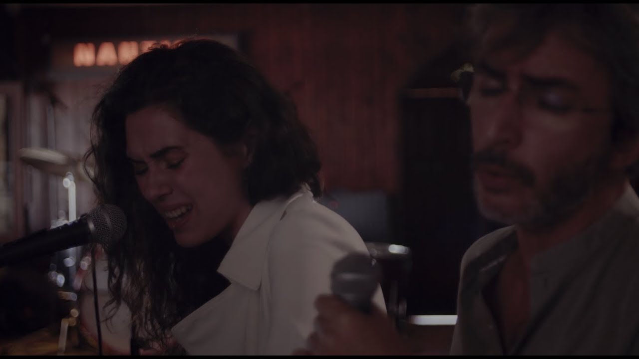 'Bajo La Piel' - Alice Wonder & Xoel López (Live Performance)