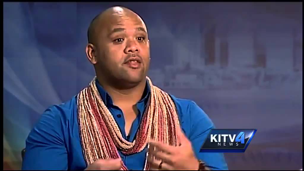 Musician shares love of Niihau Shell Lei
