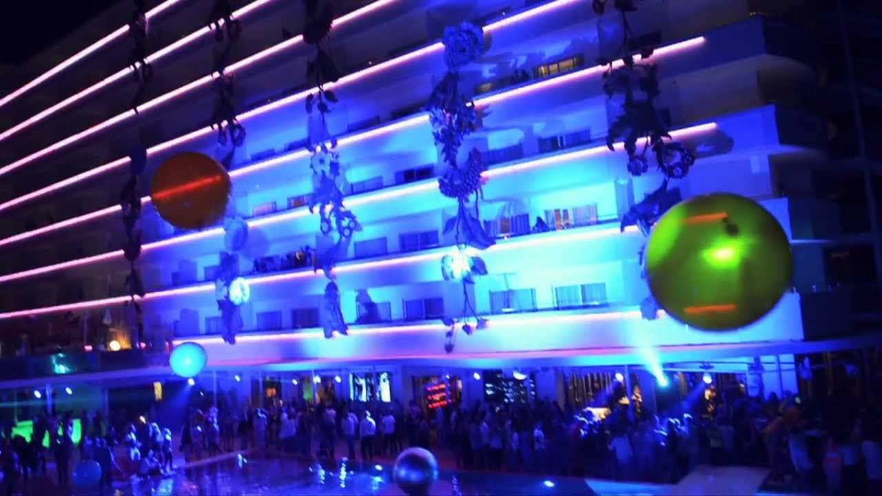 Be Crazy - The Ushuaïa Tower Opening Party