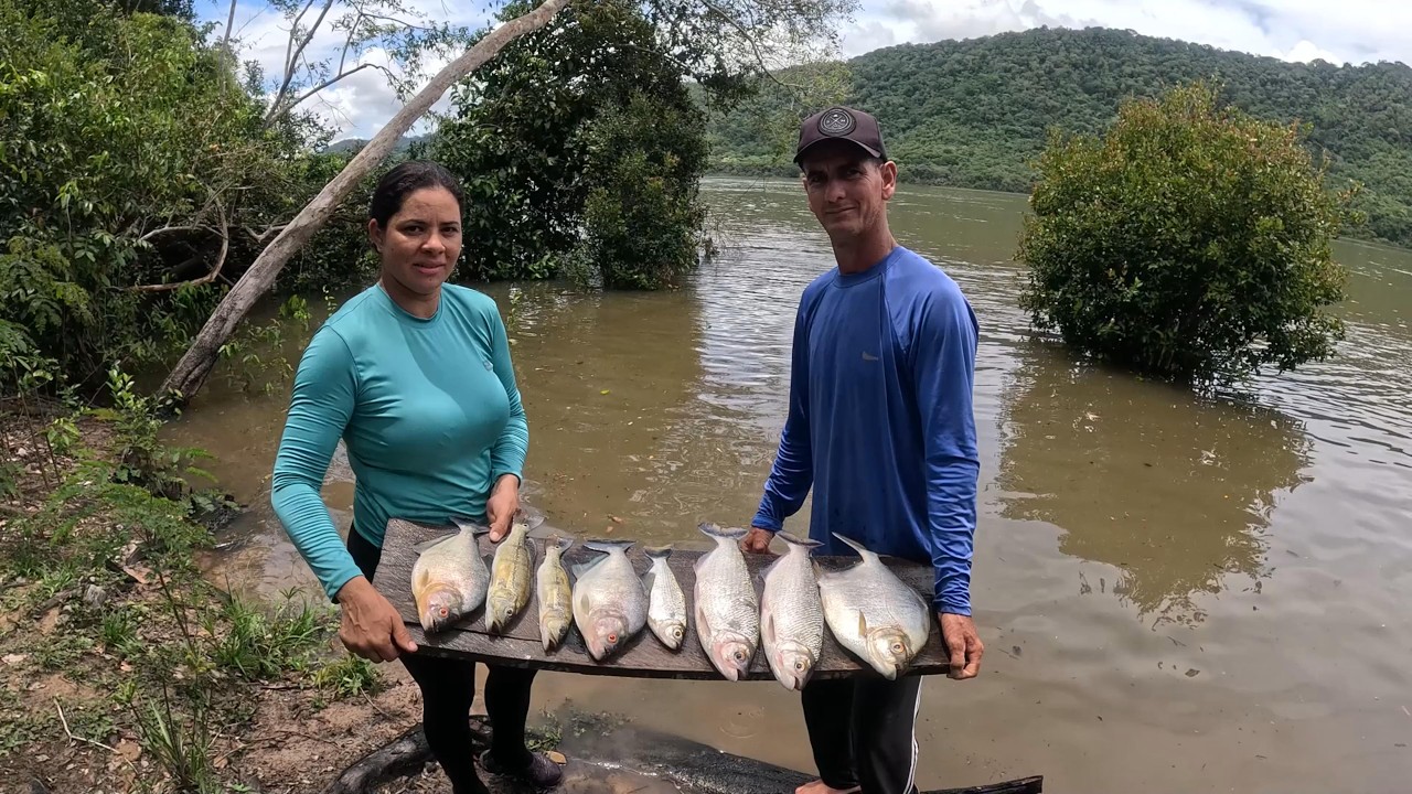 PESCARIA NO XINGÚ COM MUITO PEIXE E UM MOLHO NO FOG ÃO A LENHA