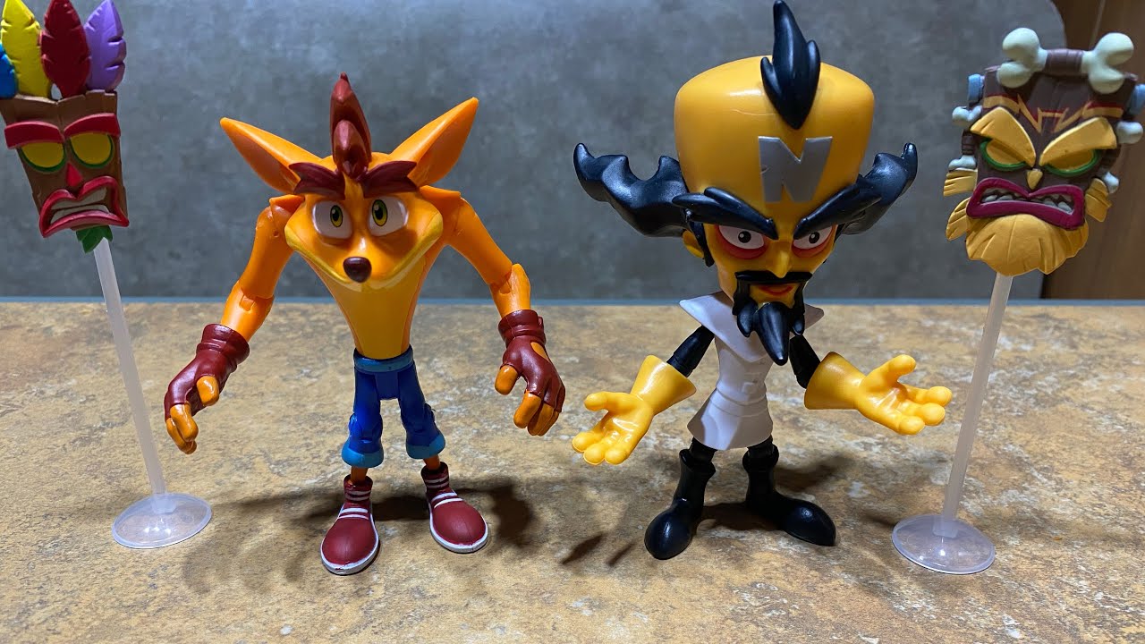 Hands On Look At The NEW Crash Bandicoot figures!