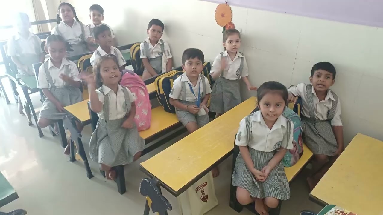 Five little Speckled frogs: Senior kg kids