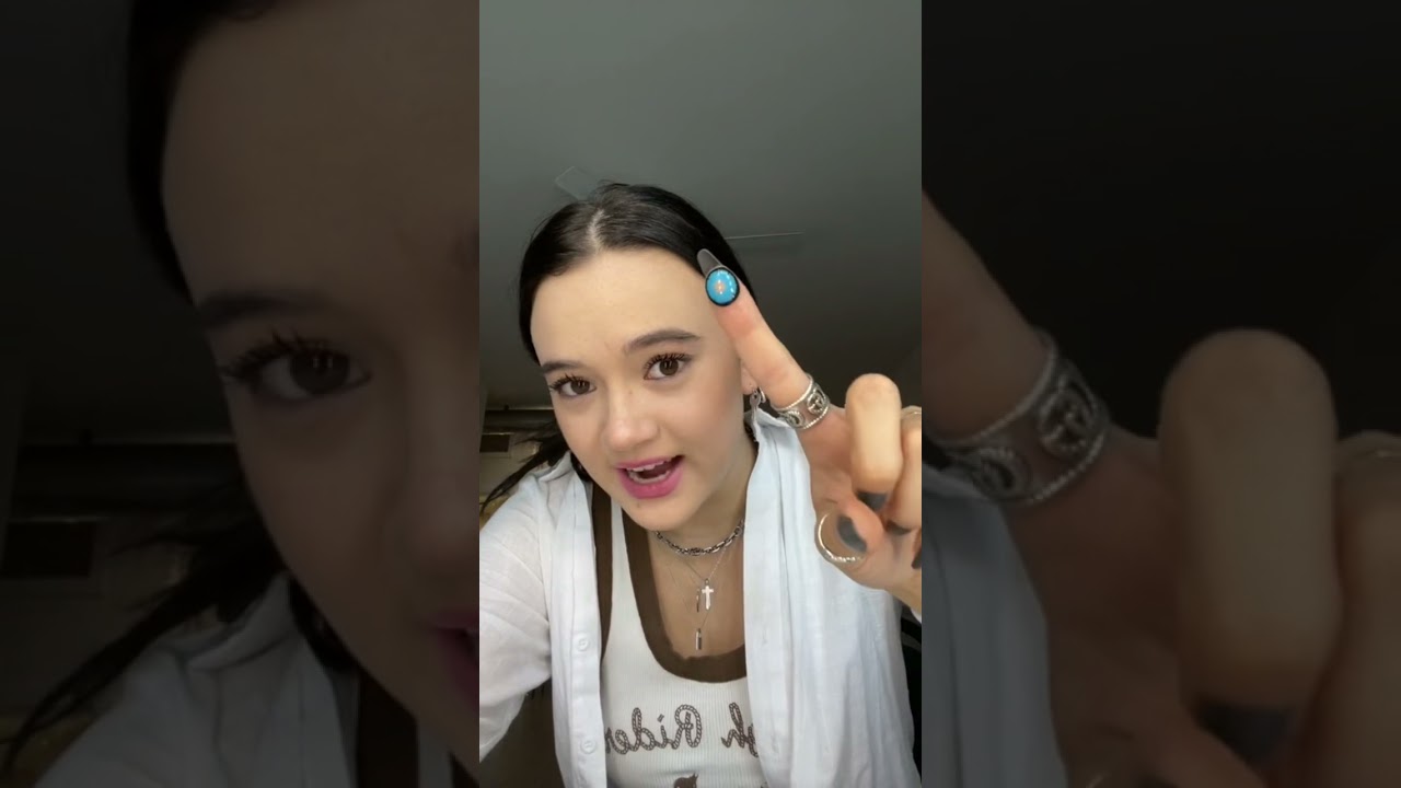 как вставить цветные контактные линзы на Хэллоуин!! 😵&zwj;💫