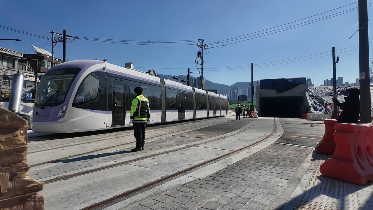 [교통] 서울 경전철 위례선 마천행 시운전 마천역 진입