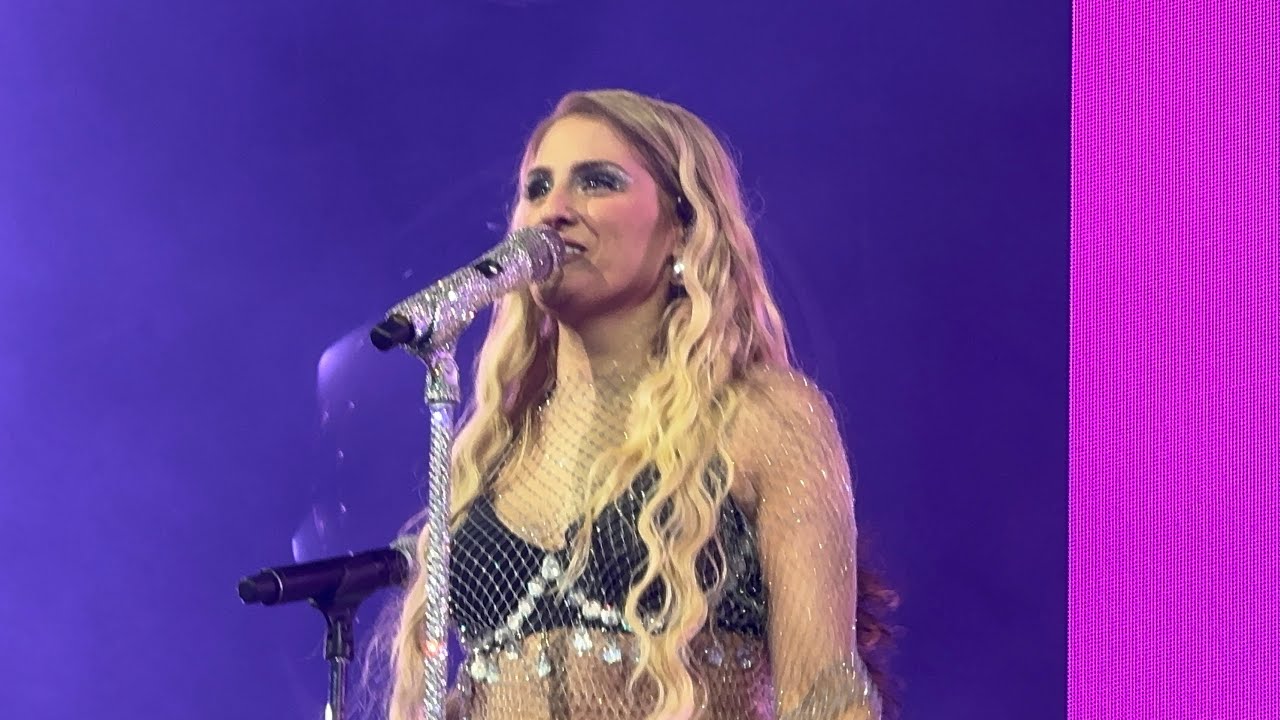 Meghan Trainor’s Crew joins her onstage to dance to  “Criminals” 10/17/24 Phoenix, AZ