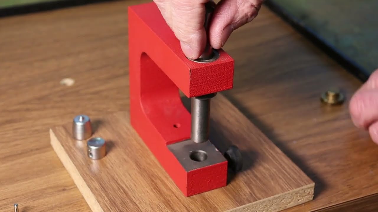 Handschlagwerkzeug 110 (präzises Vernieten mit dem Hammer) -  Hohlniete 11mm & Vorlochen