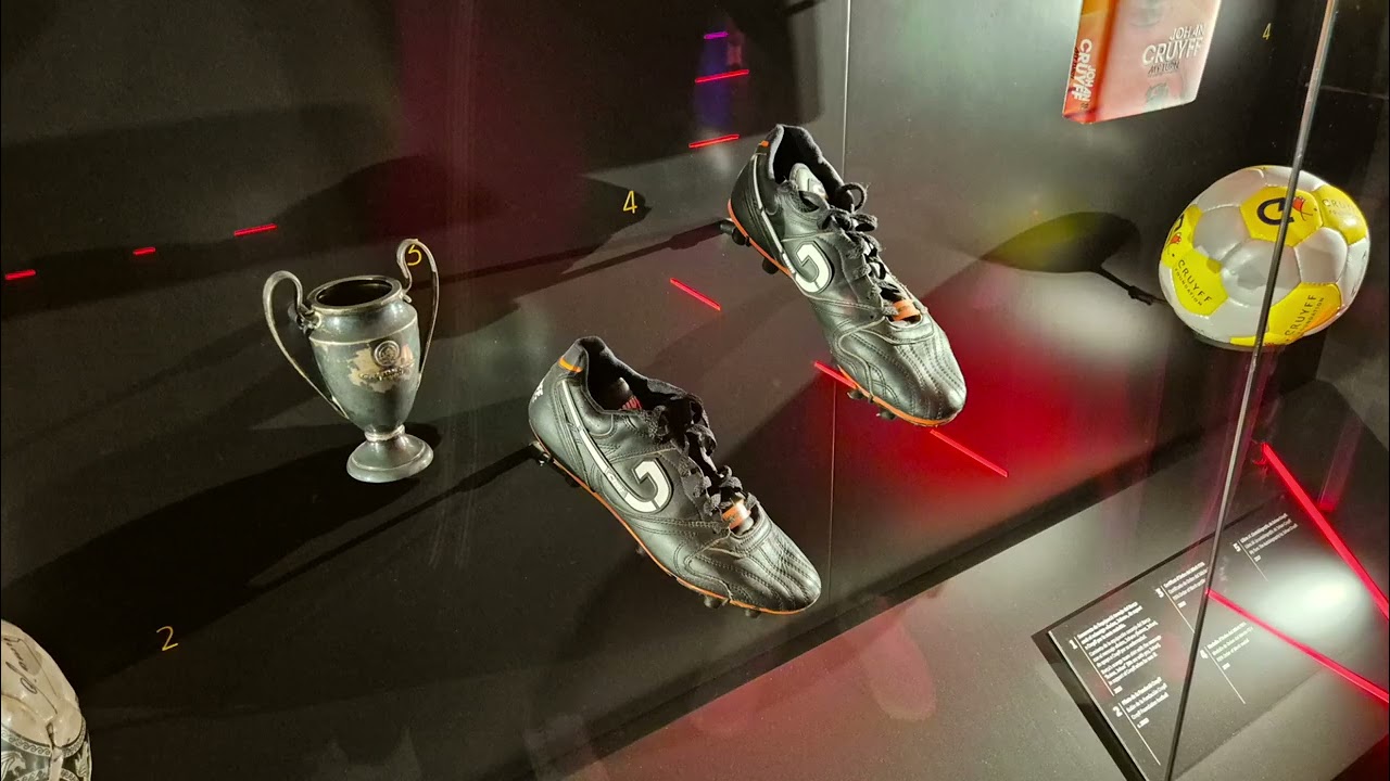 Al Nou Camp e museo Barca` (foto)