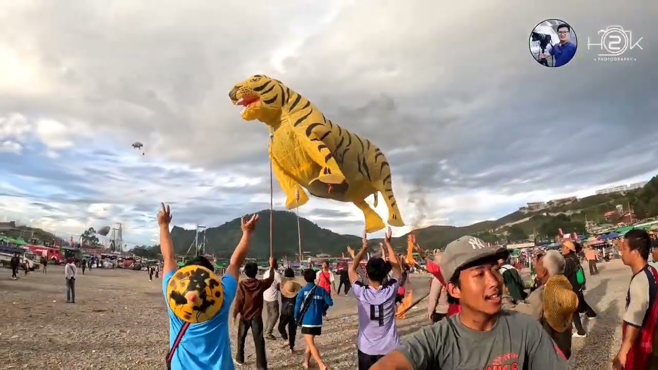 နေ့လွှတ်အရုပ်မီးပုံးပျံပြိုင်ပွဲ 