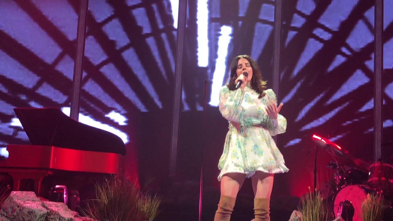 West Coast - Lana Del Rey (San Diego, CA 2018)