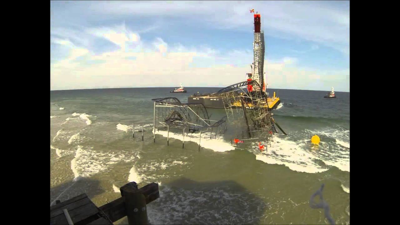 HD - Time Lapse Video of Removal of Jet Star Roller Coaster