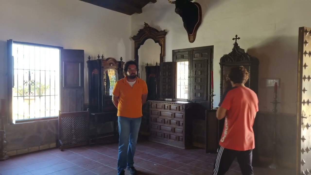 Toreando de salon con el maestro Morante de La Puebla en su finca y visita a su casa