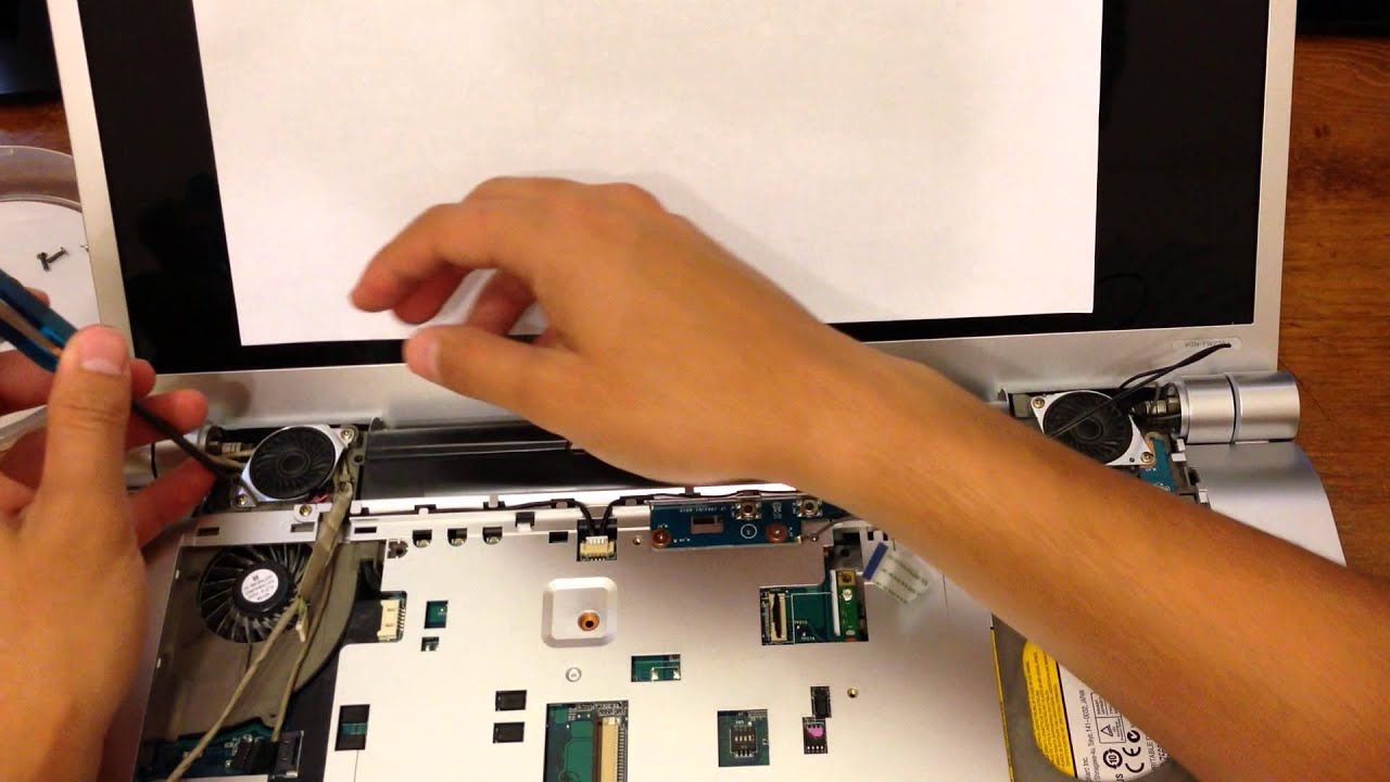 Laptop Screen Replacement - Sony Vaio VGN-FW235J