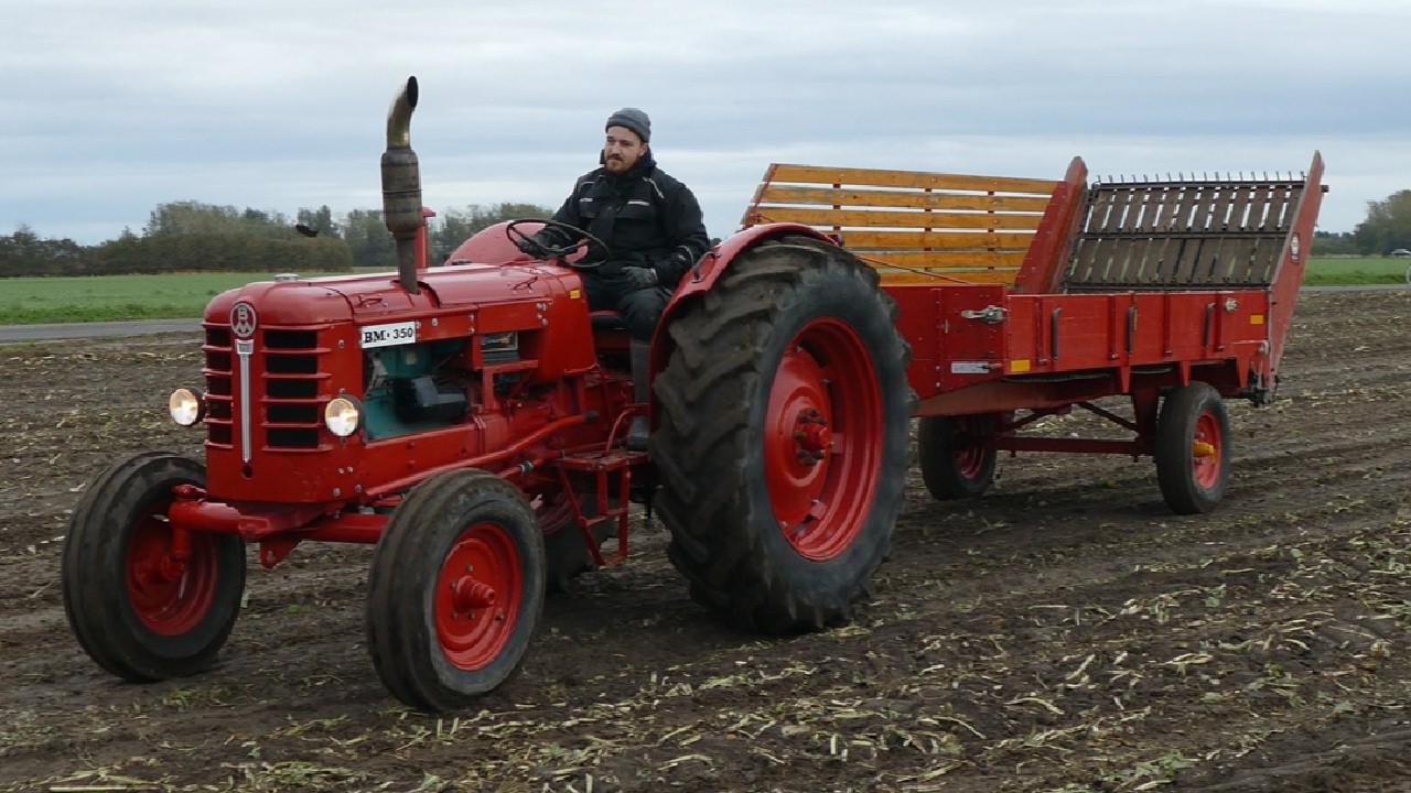 Volvo BM350 Running The Sugar Beet Cart