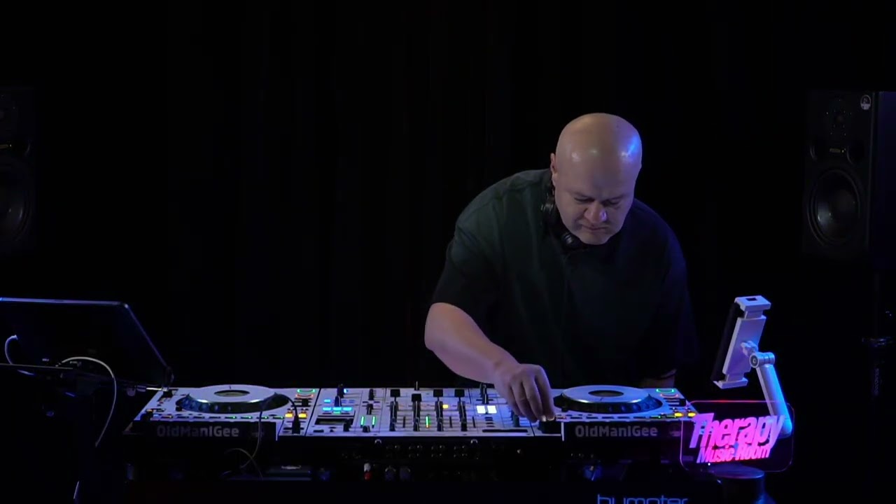 Italian Deep Afro House Mix 2025 – Modern Italian Vibes • Elegant Afro Groove by OldmanIgee