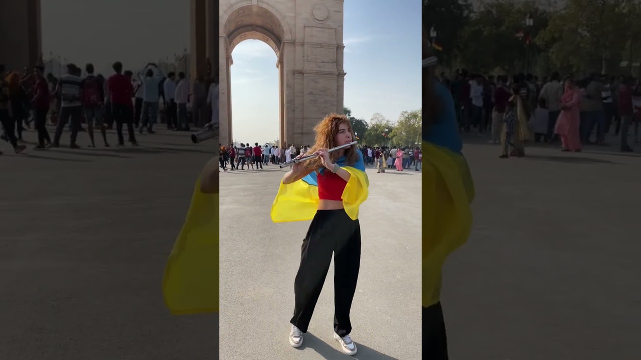 Russian is whistling whistle at India Gate