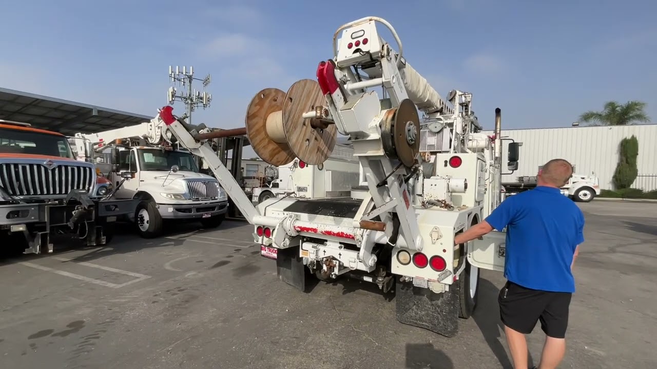 2011 International 4400 Altec AT40C Cable Placer Bucket Truck