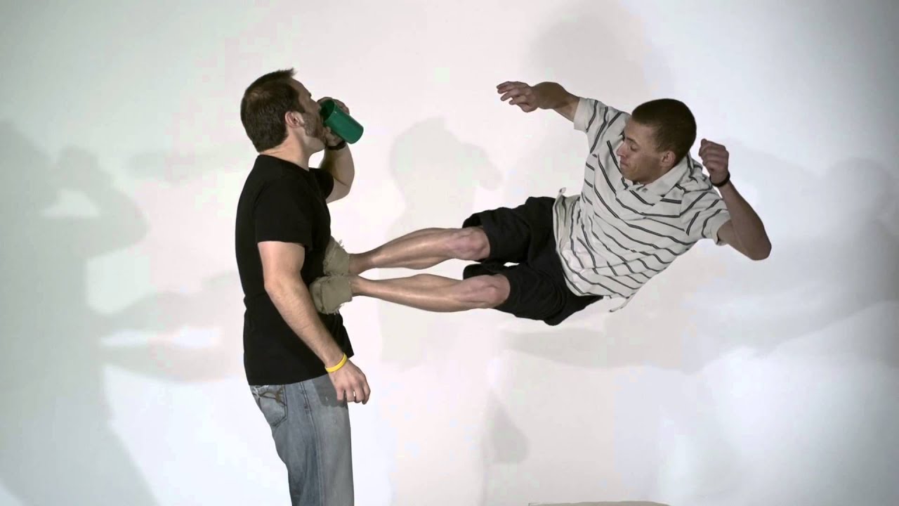 Drop kick - Extreme Slow Motion