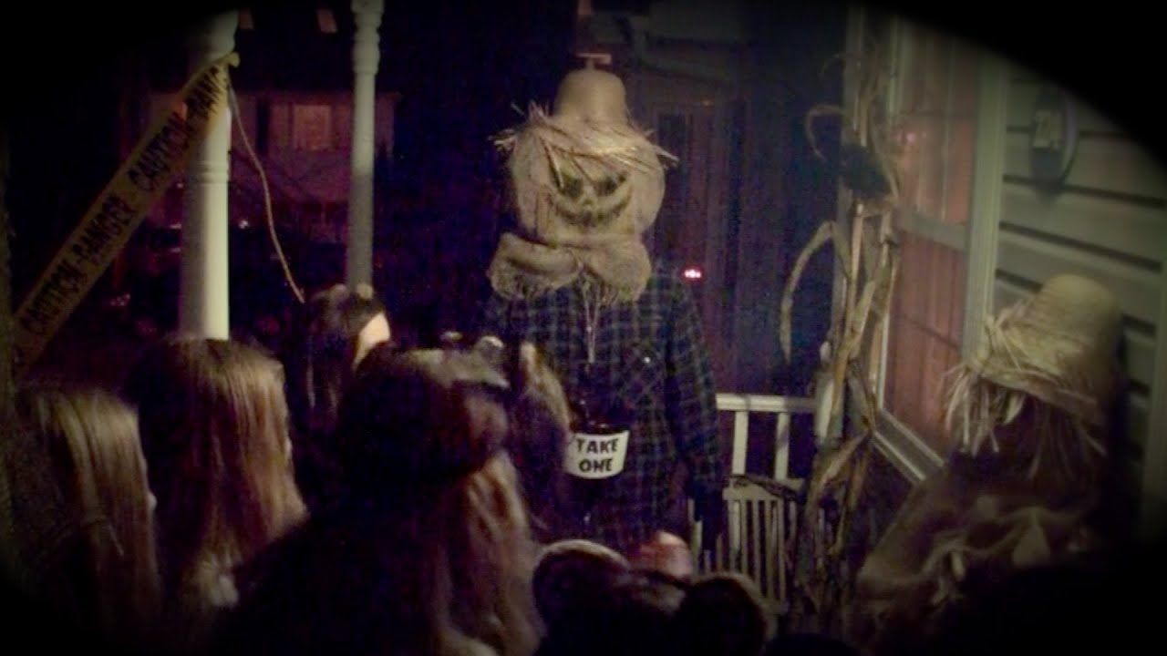 Best Halloween Scare Pranks on Trick or Treaters