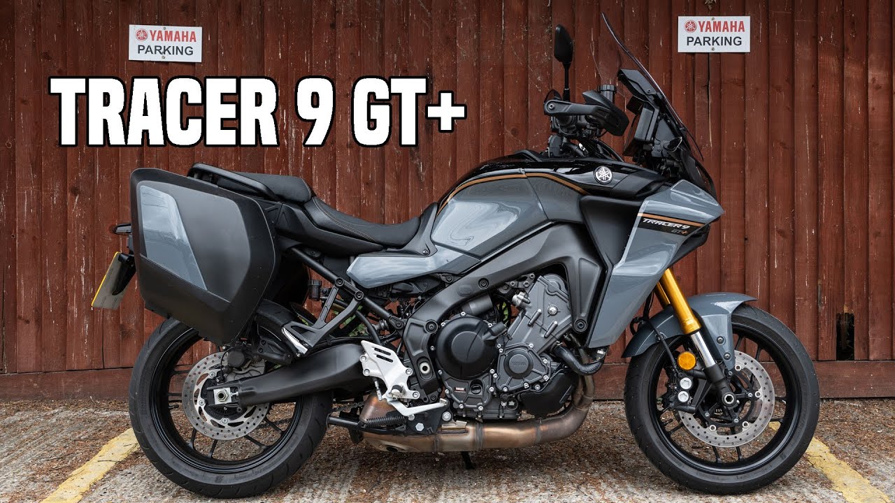 Yamaha Tracer 9 GT Plus 2023 года — современный спортивно-туристический мотоцикл с полным оснащением